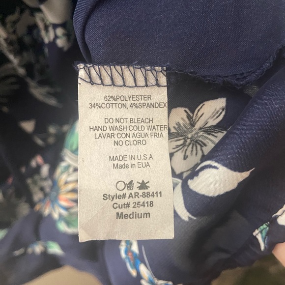 Fashionova Navy Blue Floral Romper - Picture 3 of 4